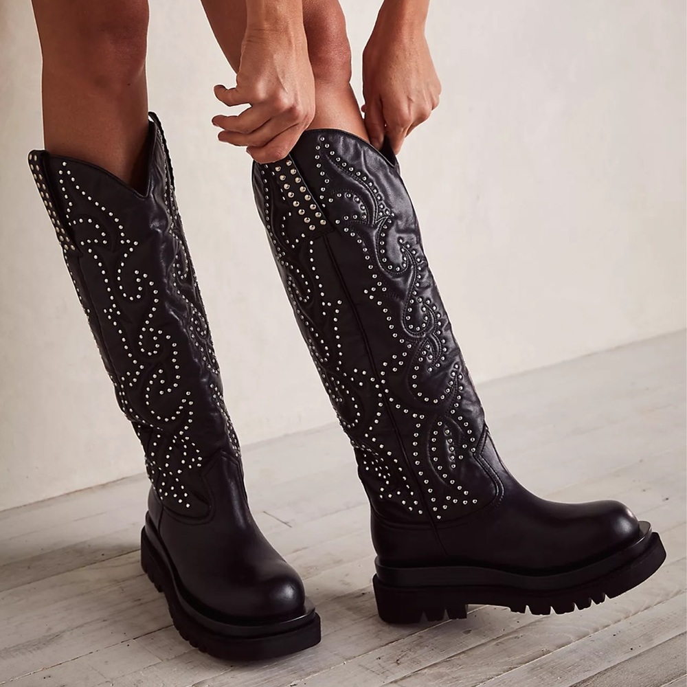 I S O (Looking for) Free People x Jeffrey Campbell Space Cowgirl boot